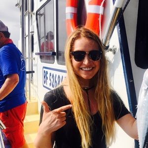 Meet your Posher, Danielle